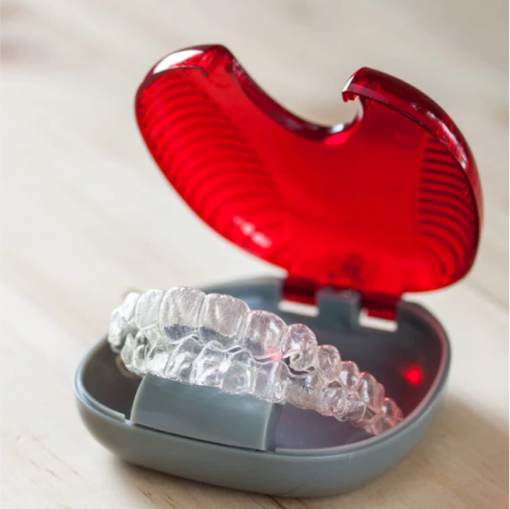 Guide d'entretien des aligneurs au Cabinet du Dr Domingues, dentiste à Tigery